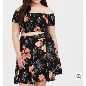 BLACK FLORAL CHALLIS SMOCKED TOP & Skirt